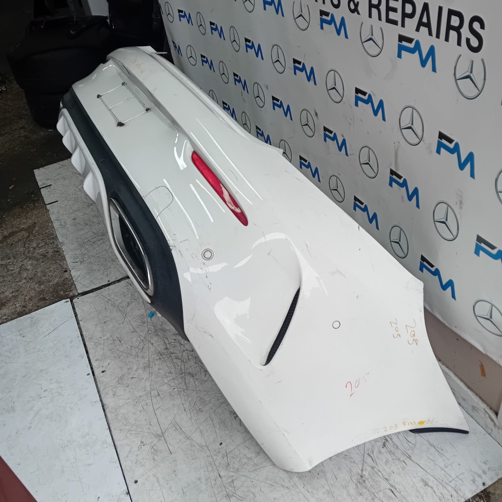 MERCEDES BENZ GLC W253 REAR BUMPER 2015 GREY COMPLETE A2538850200 FMX65