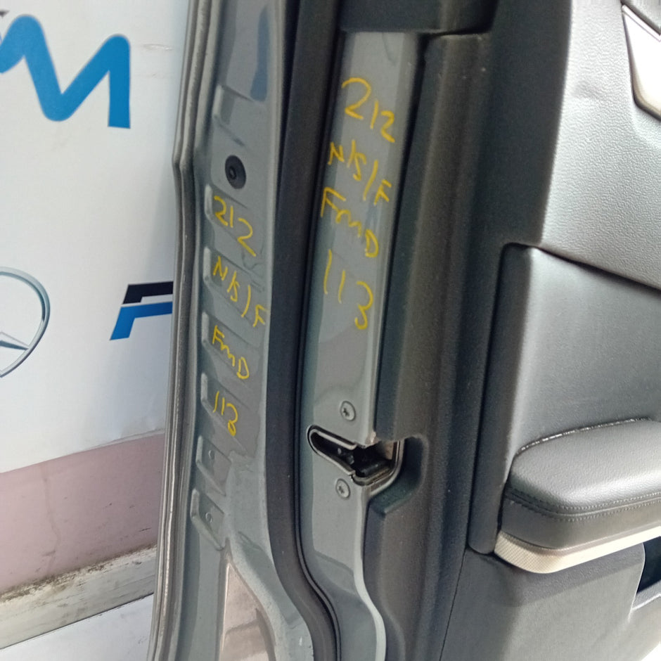 MERCEDES BENZ  E-CLASS W212 PASSENGE SIDE FRONT DOOR N/S/F COMPLETE GREY FMD113