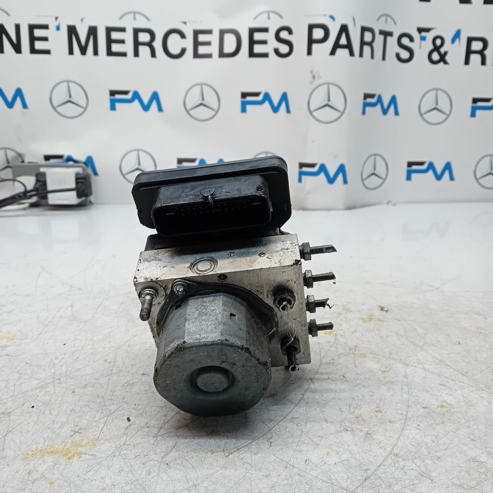 MERCEDES BENZ B-CLASS W246 ABS PUMP CONTROL MODULE UNIT A0084317512 FM001458