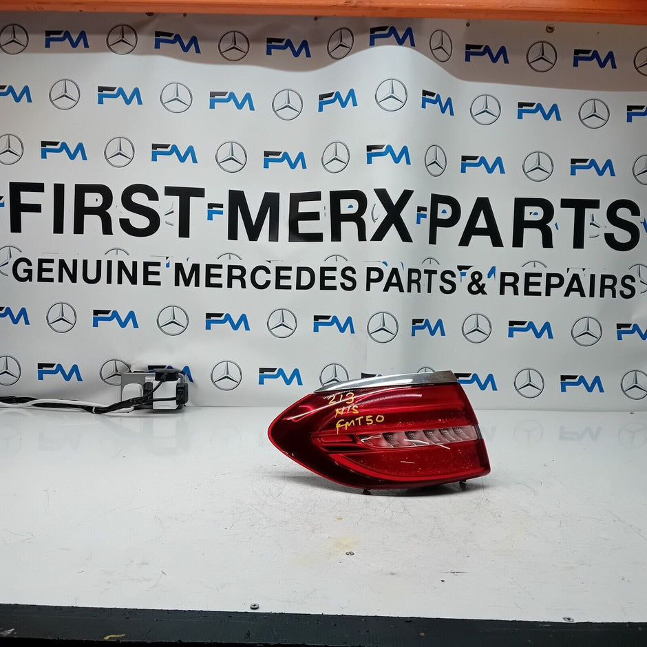 MERCEDES E-CLASS W213 2016 REAR PASSENGER N/S TAIL LIGHT A2139068700 FMT50
