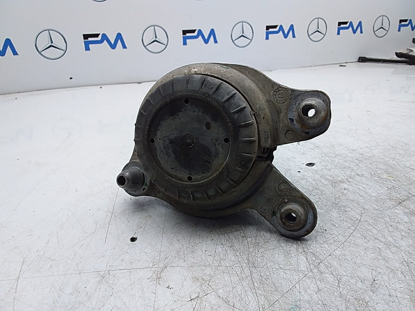 MERCEDES BENZ  E-CLASS W213  ENGINE MOUNT LEFT NS A2132400500 FMR323