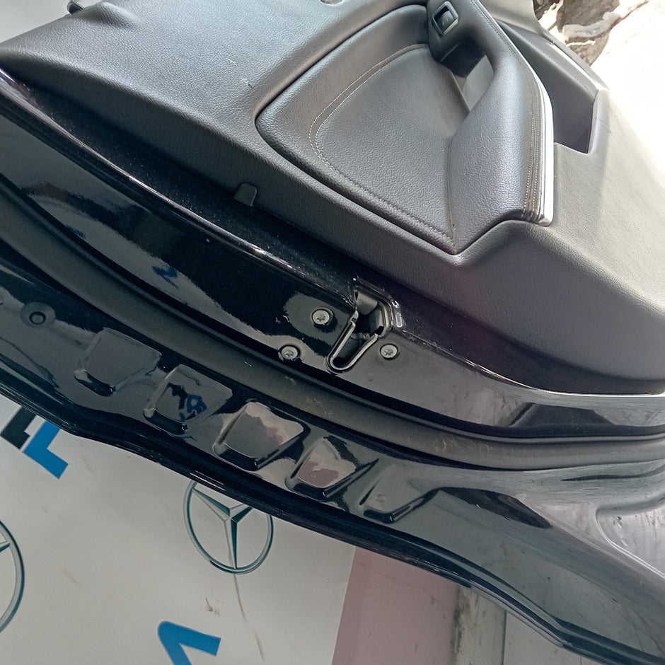 MERCEDES GLA X156 PASSENGER FRONT DOOR NSF BLACK 2014-19 COMPLETE FMD221