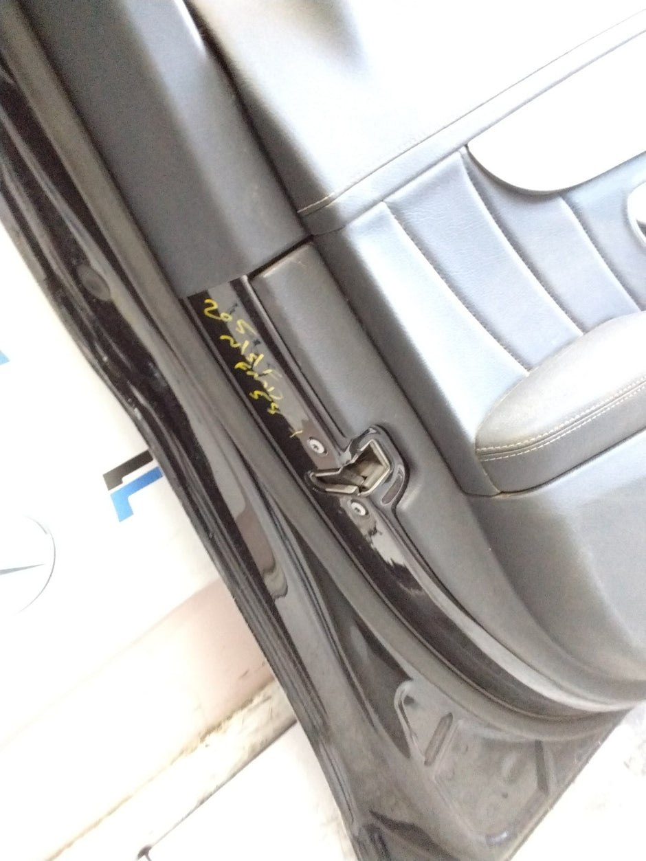 MERCEDES BENZ C-CLS W205 SLN PASSENGER FRONT DOOR NSF SILVER 2014-21  FMD587