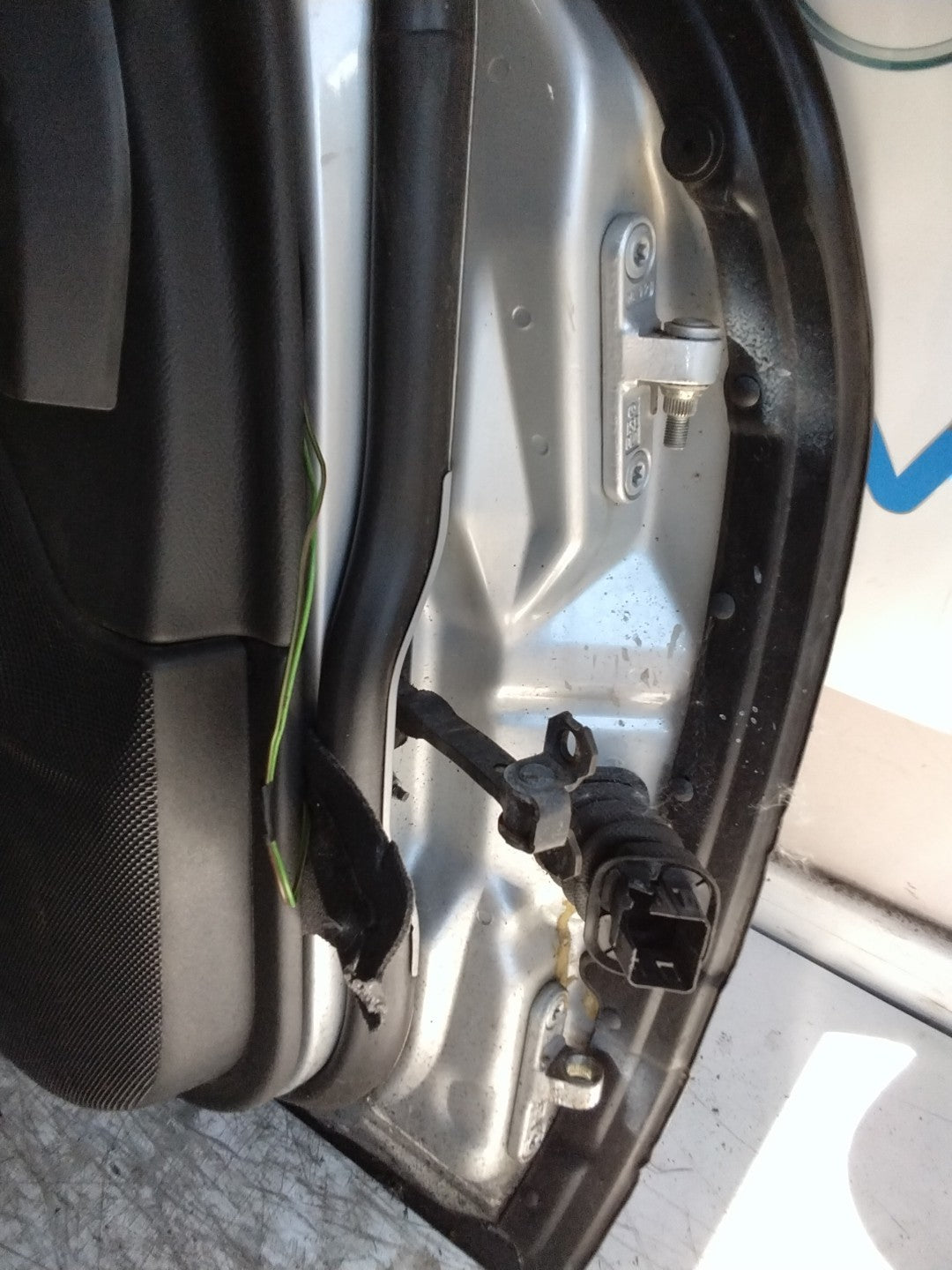 MERCEDES C-CLS W203 SLN PASSENGER FRONT DOOR NSF SILVER 2001-04  FMD591