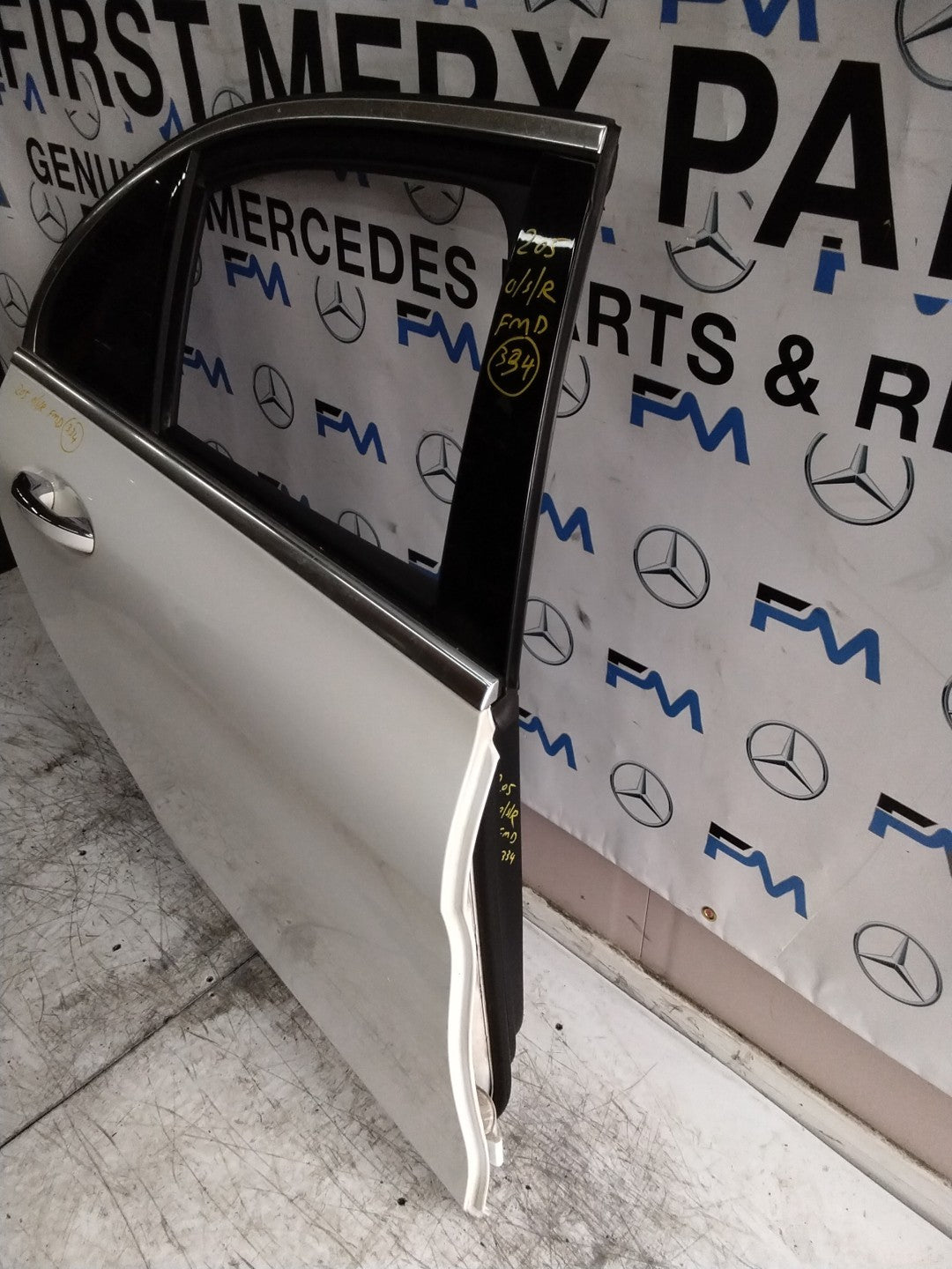MERCEDES C-CLASS W205 SLN DRIVER REAR DOOR OSR WHITE 2014 ON COMPLETE FMD334