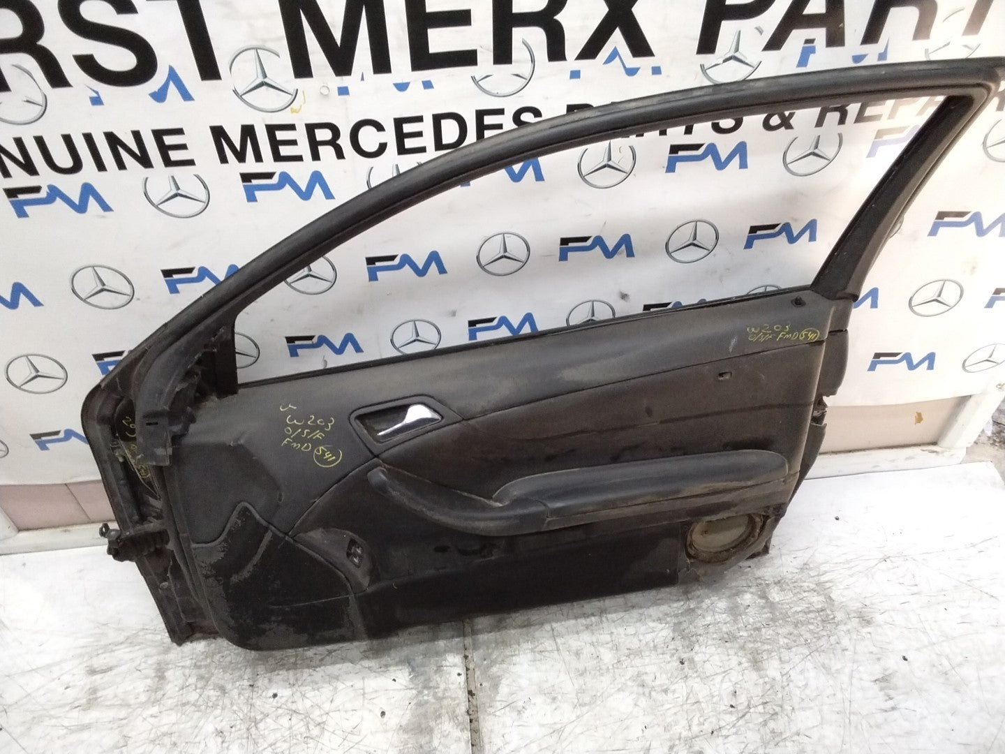MERCEDES C-CLASS W203 SLN DRIVER FRONT DOOR OSF BLACK 2001-04 FMD541