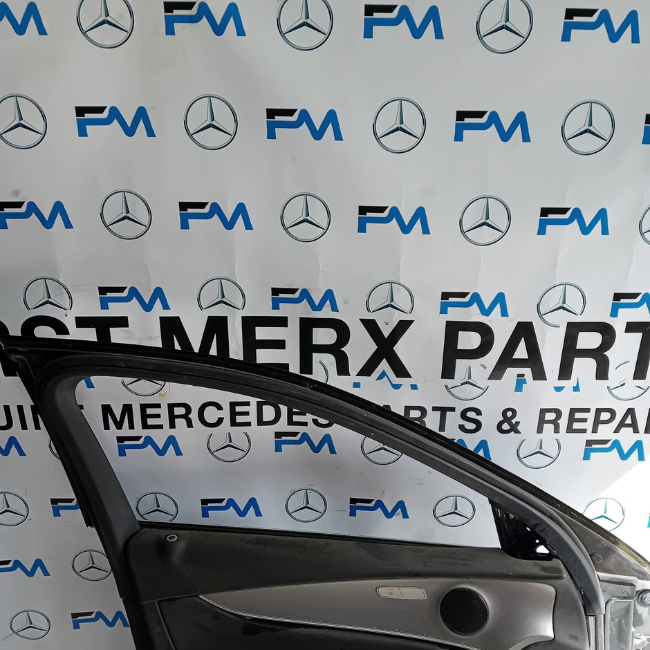 MERCEDES BENZ R-CLASS W213 PASSENGER SIDE FRINT DOOR N/S/F GREY FMD124