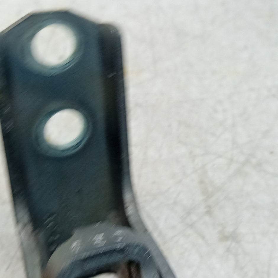 MITSUBISHI OUTLANDER MK3  FRONT DOOR HINGE PANEL E1 A046834 FM001641