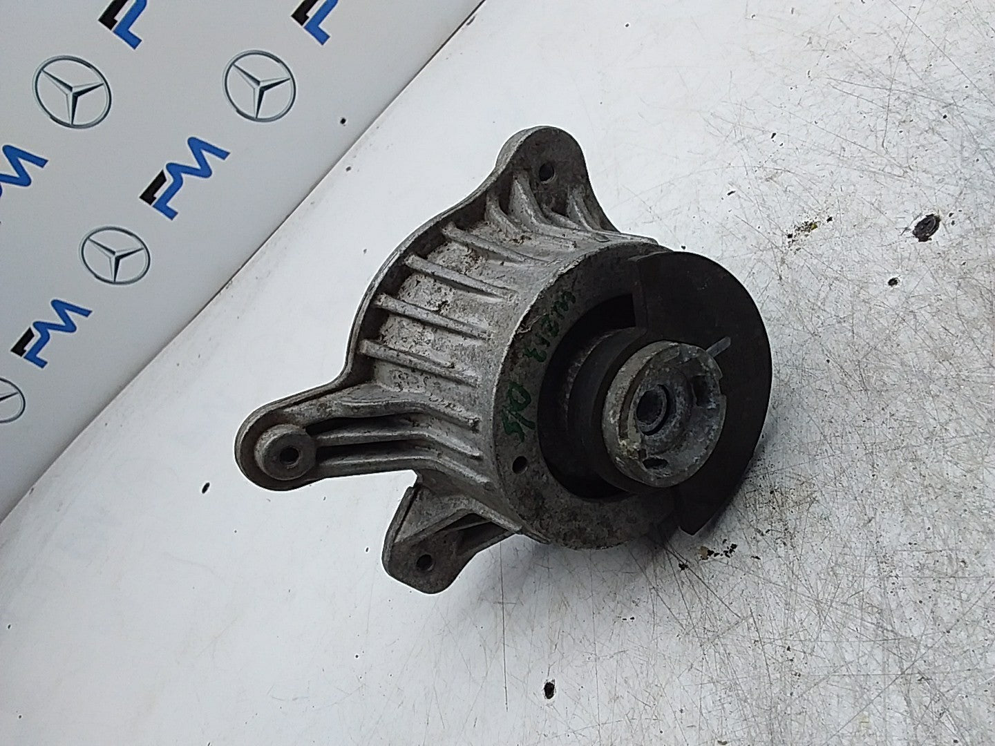 MERCEDES BENZ  E-CLASS  W213  ENGINE MOUNT RIGHT OS A2132400600 FMR344