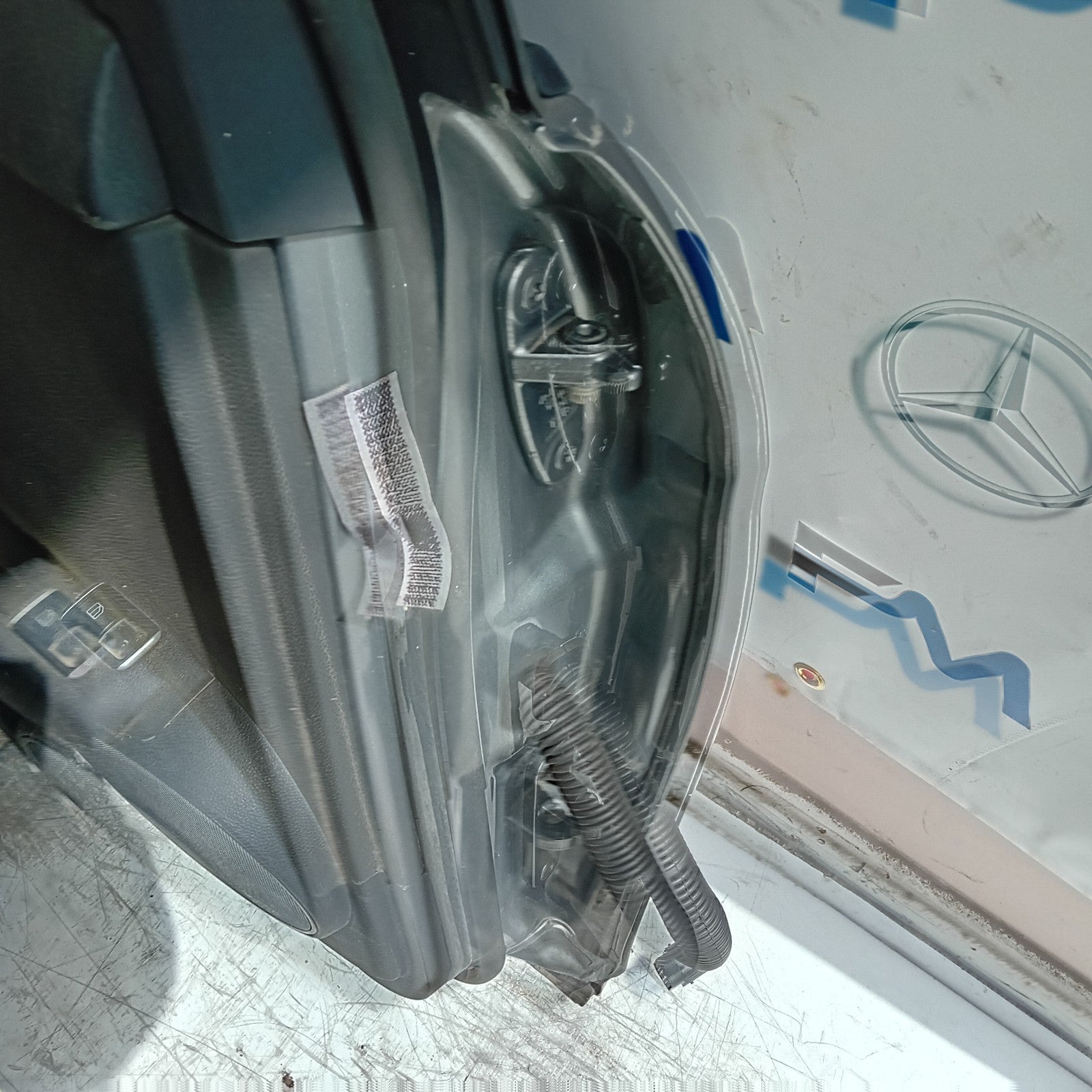 MERCEDES C-CLASS W204 EST PASSENGER REAR DOOR NSR GREY 2008-14 COMPLETE FMD427