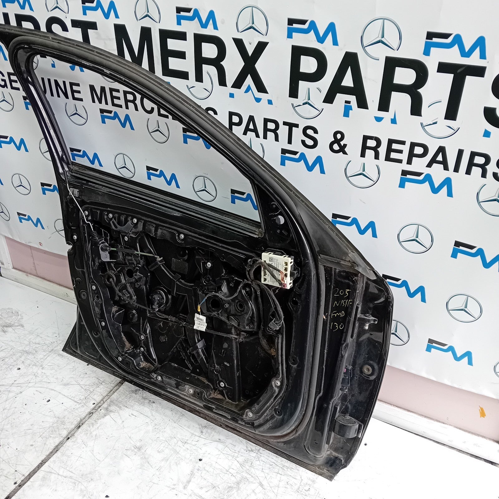 MERCEDES BENZ C-CLASS W205 PASSENGER SIDE FRONT DOOR N/S/F  BLACK FMD130