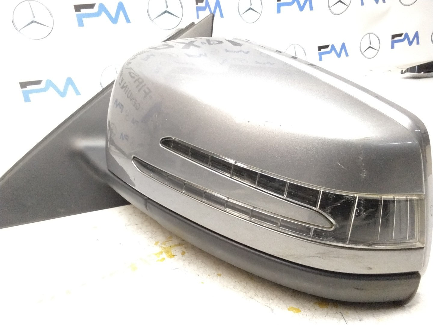 MERCEDES C-CLASS  W204 PASSENGER SIDE WING MIRROR A3167411 GREY FMM17