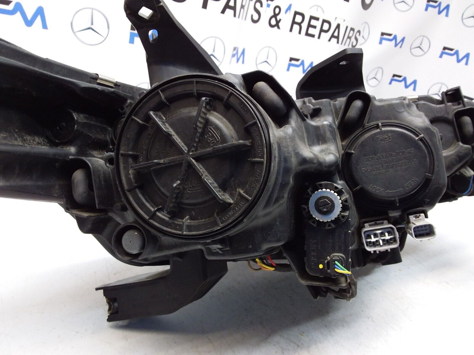 MITSUBISHI OUTLANDER MK3 2016 HEADLIGHT PASSENGER SIDE LEFT L0094I OBL8 FMH71
