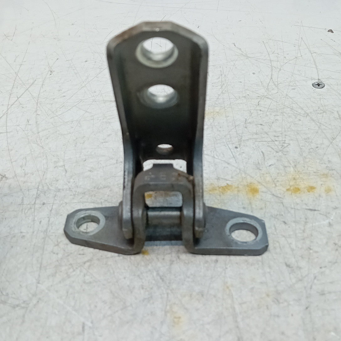 MITSUBISHI OUTLANDER MK3  FRONT DOOR HINGE PANEL E1 A046834 FM001643