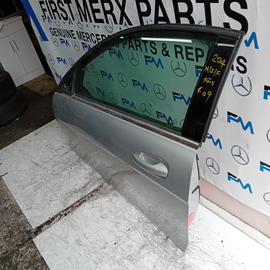 MERCEDES C-CLASS W204 PASSENGER FRONT DOOR NSF 2008-14 SILVER COMPLETE FMD409