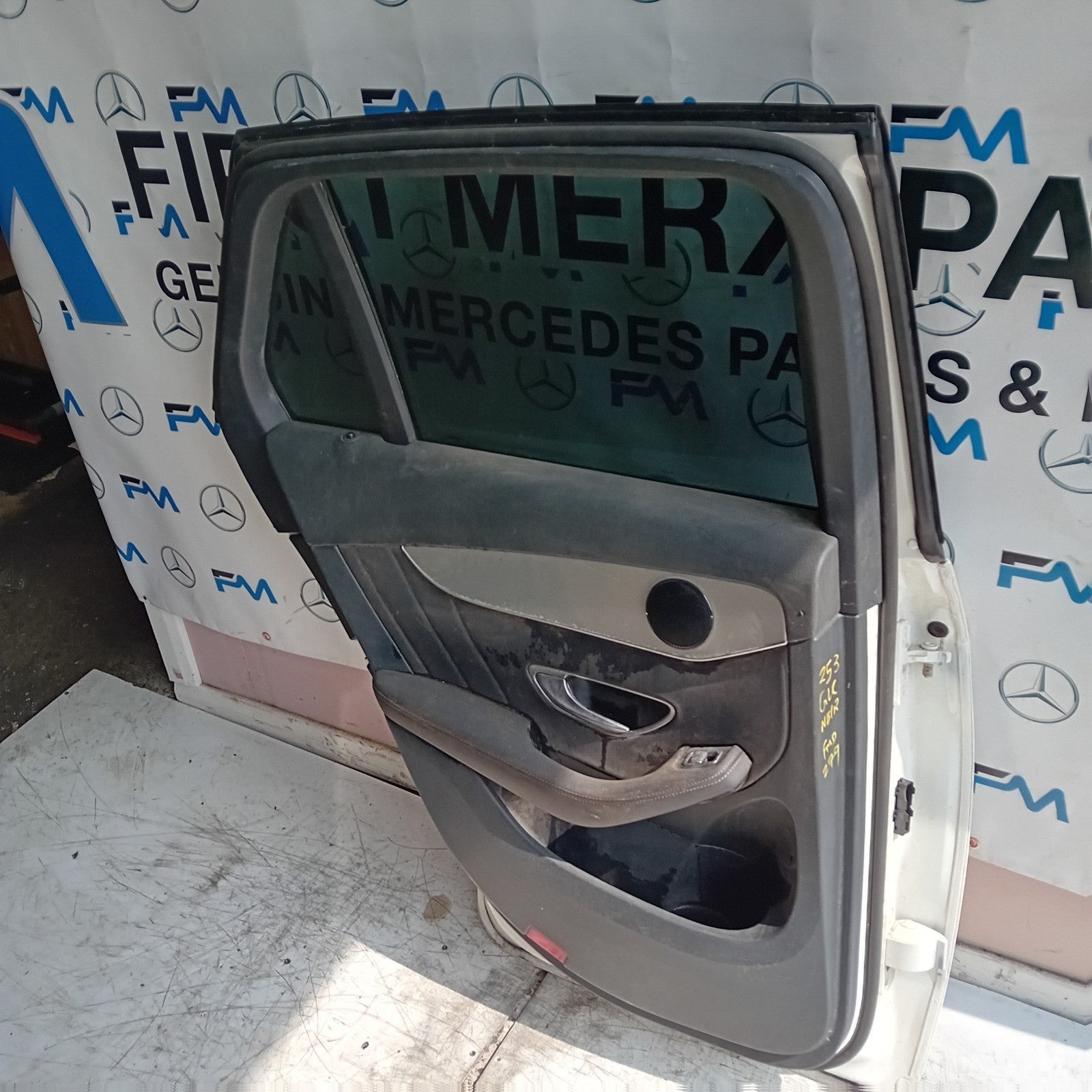 MERCEDES GLC W253 PASSENGER REAR SIDE DOOR NSR 2016 ON WHITE COMPLETE FMD279