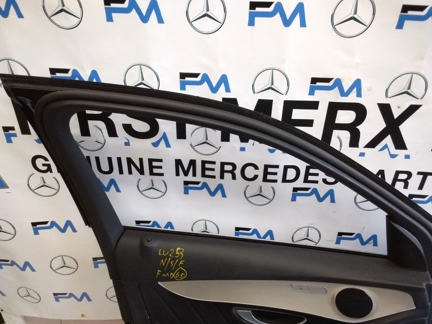 MERCEDES BENZ GLC W253 PASSENGER SIDE FRONT DOOR N/S/F COMPLETE BLACK FMD65
