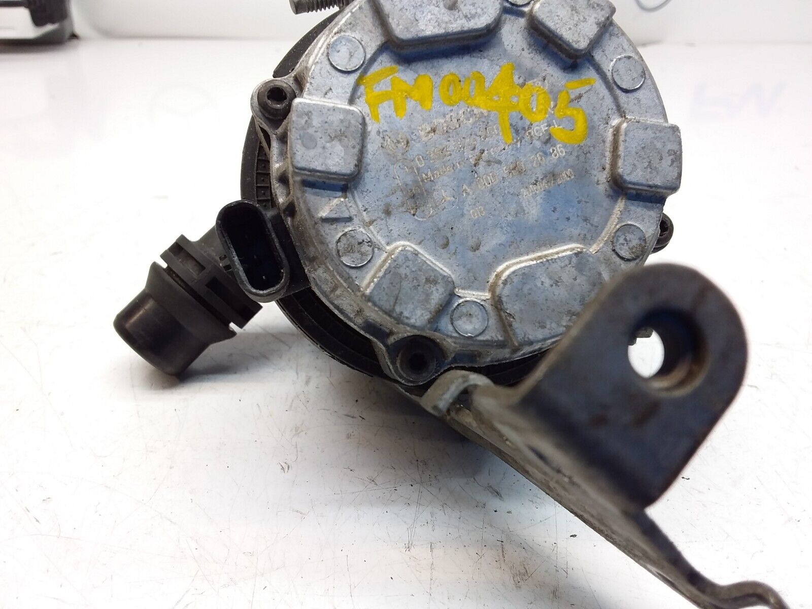 MERCEDES C-CLASS W205 ELECTRIC COOLER WATER PUMP A2055013020 FM00405