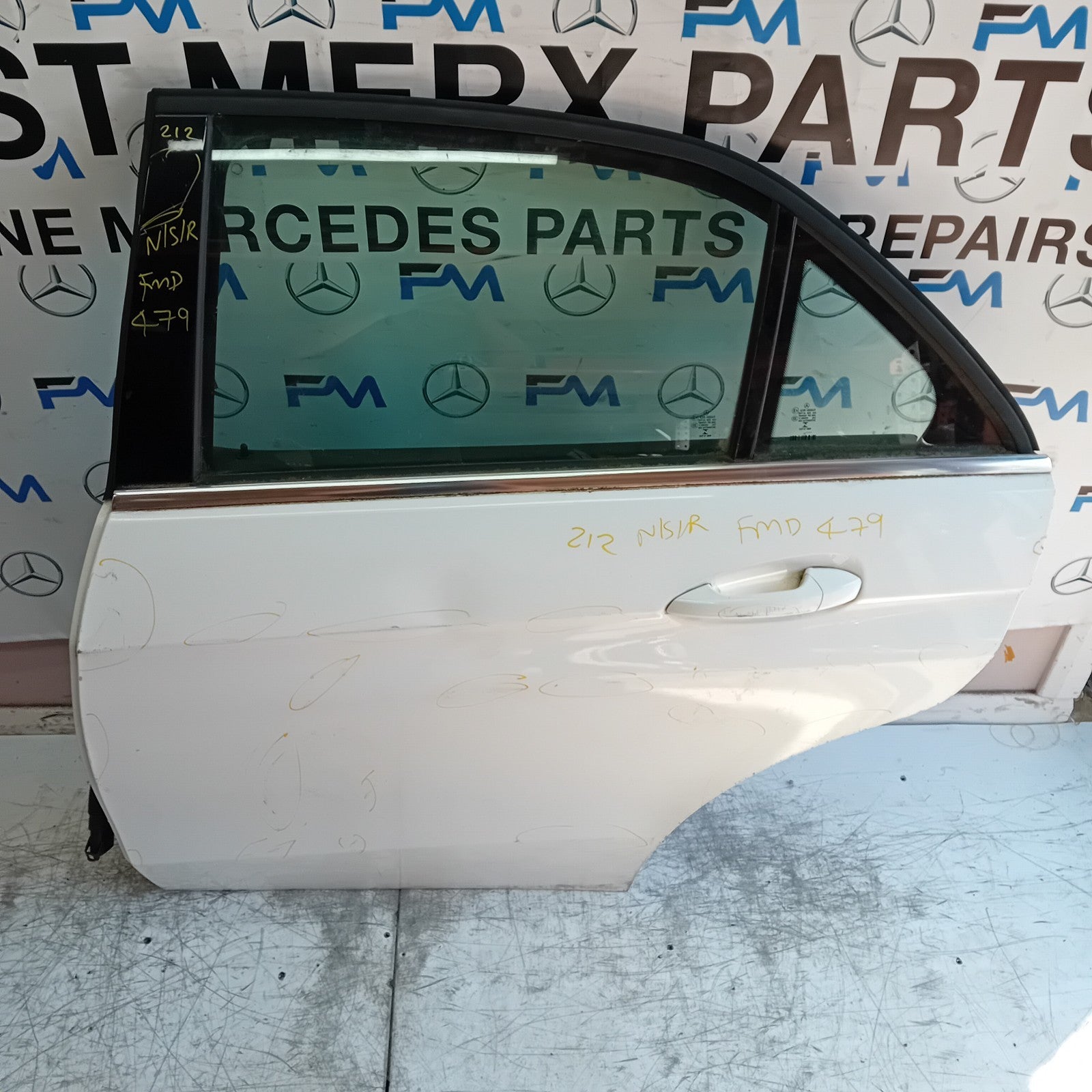 MERCEDES E-CLASS W212 SLN PASSENGER REAR DOOR NSR WHITE 2013 COMPLETE FMD479