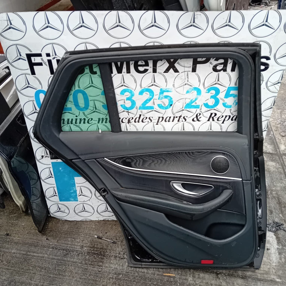 MERCEDES BENZ E-CLASS  W213 ESTATE  PASSENGER SIDE REAR DOOR ( NEAR SIDE REAR )