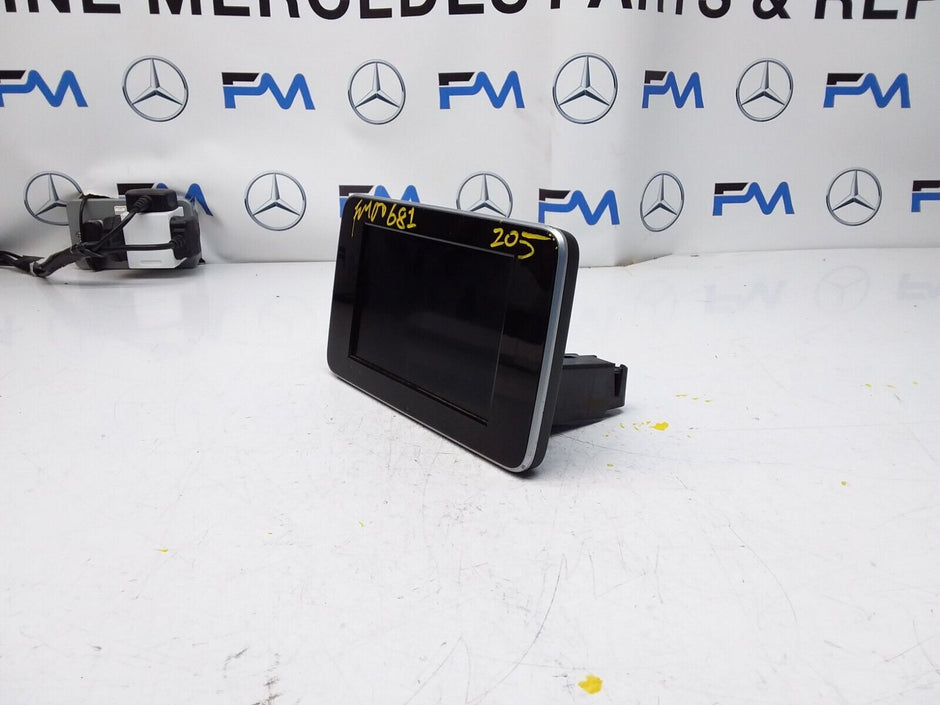 MERCEDES C-CLASS W205 2016 SAT NAV MULTIMEDIA SCREEN A2059009517 FM00681