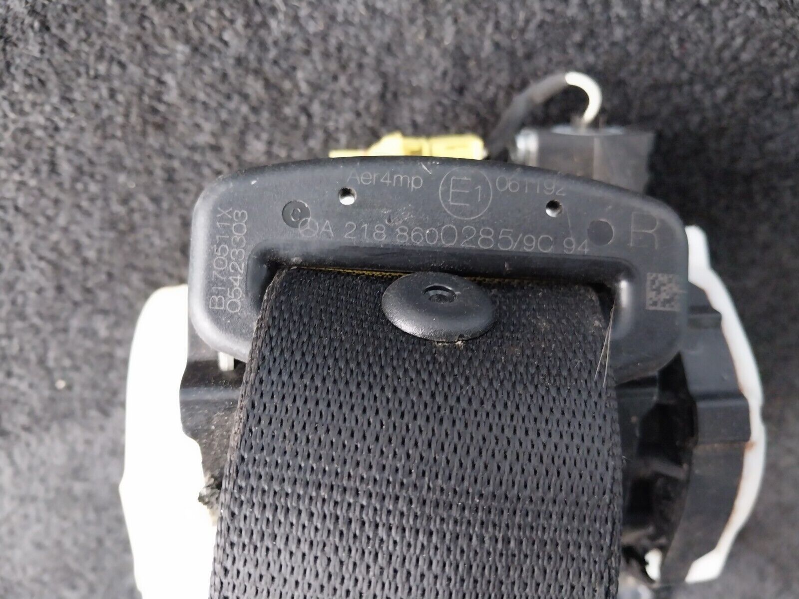 MERCEDES CLS W218 OFF SIDE REAR SEATBELT  A2188600285 OEM