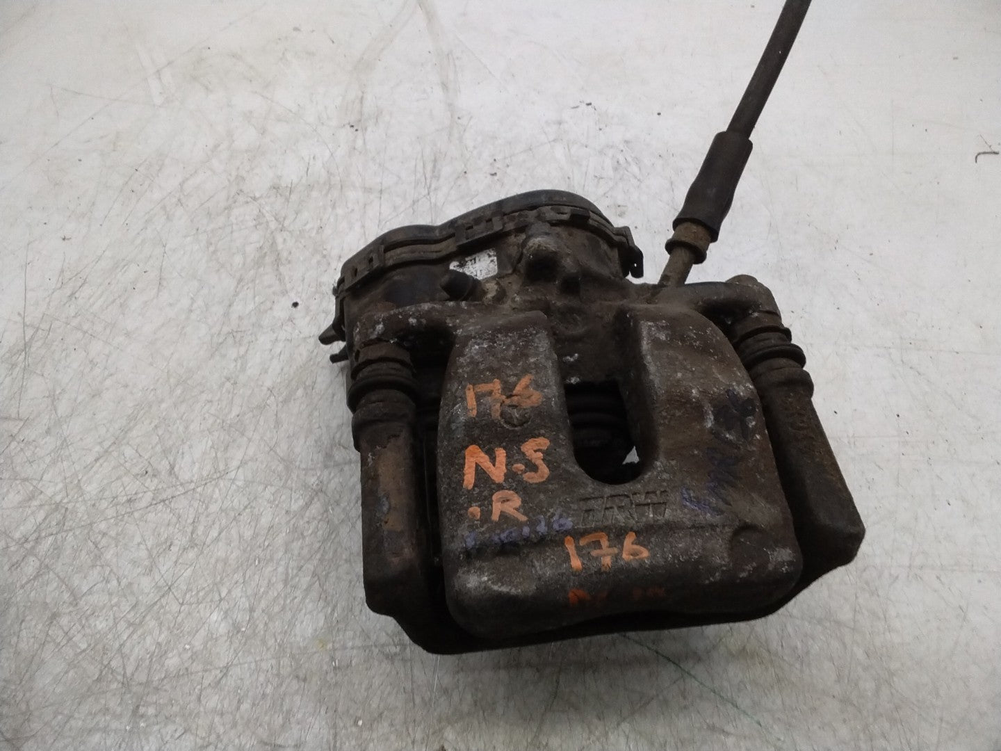 MERCEDES  B-CLASS W246 BRAKE CALIPER REAR LEFT PASSENGER SIDE A2464230198 FMR136