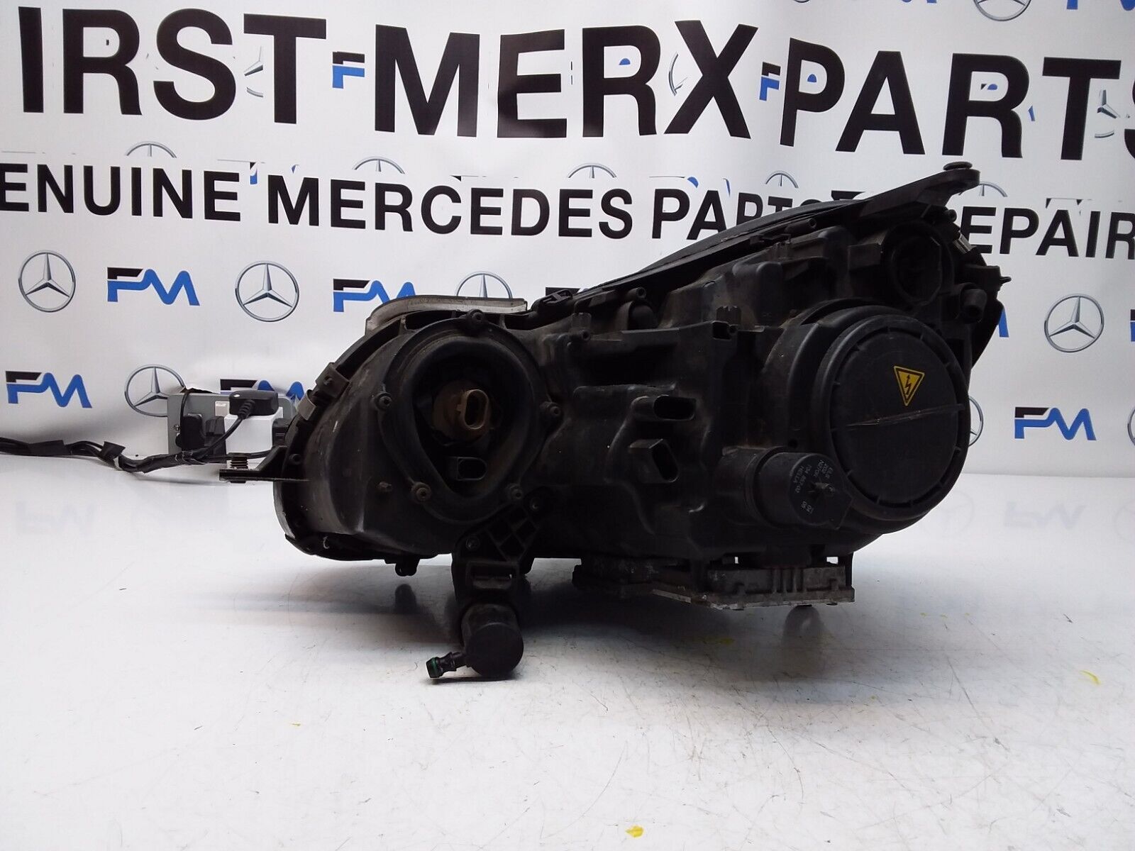 2009 MERCEDES E-CLASS W211 HEADLIGHT DRIVER O/S FMH136