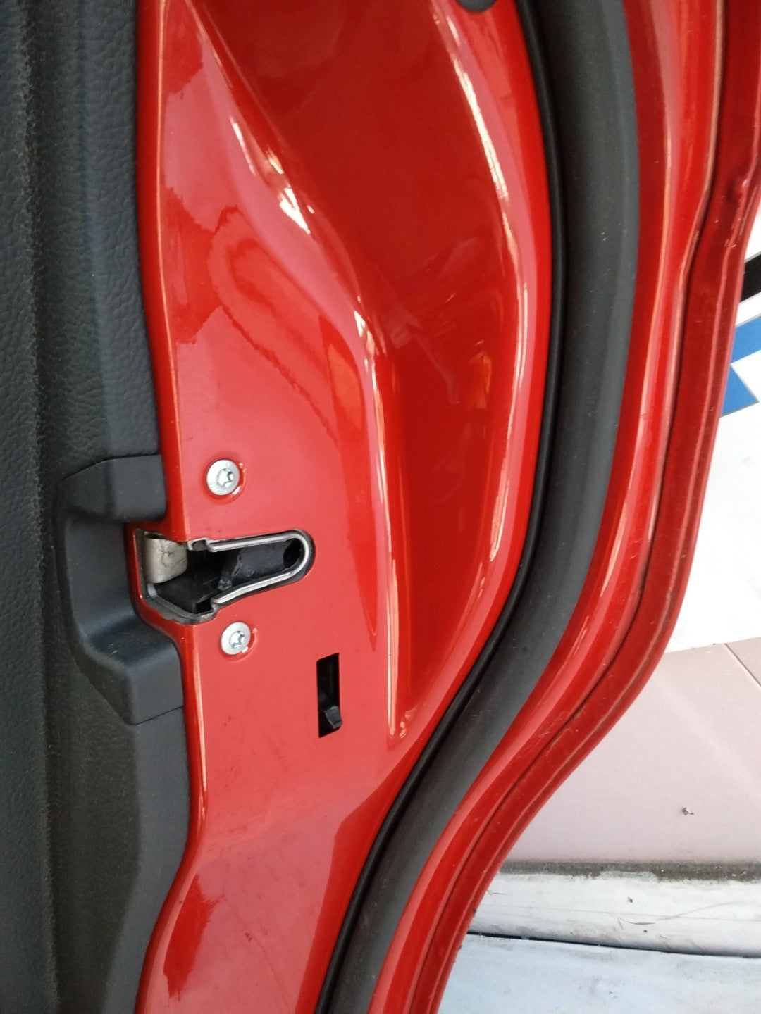 MERCEDES ESTATE C-CLASS W204 DRIVER  REAR DOOR O/S/R  RED & BLACK 2008-14 FMD70