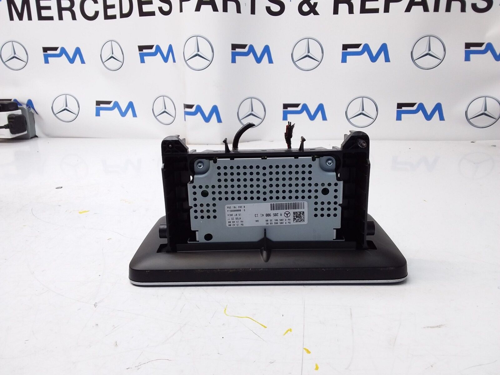 MERCEDES C-CLASS W205 2014 SAT NAV MULTIMEDIA SCREEN A2059004113 FM00687