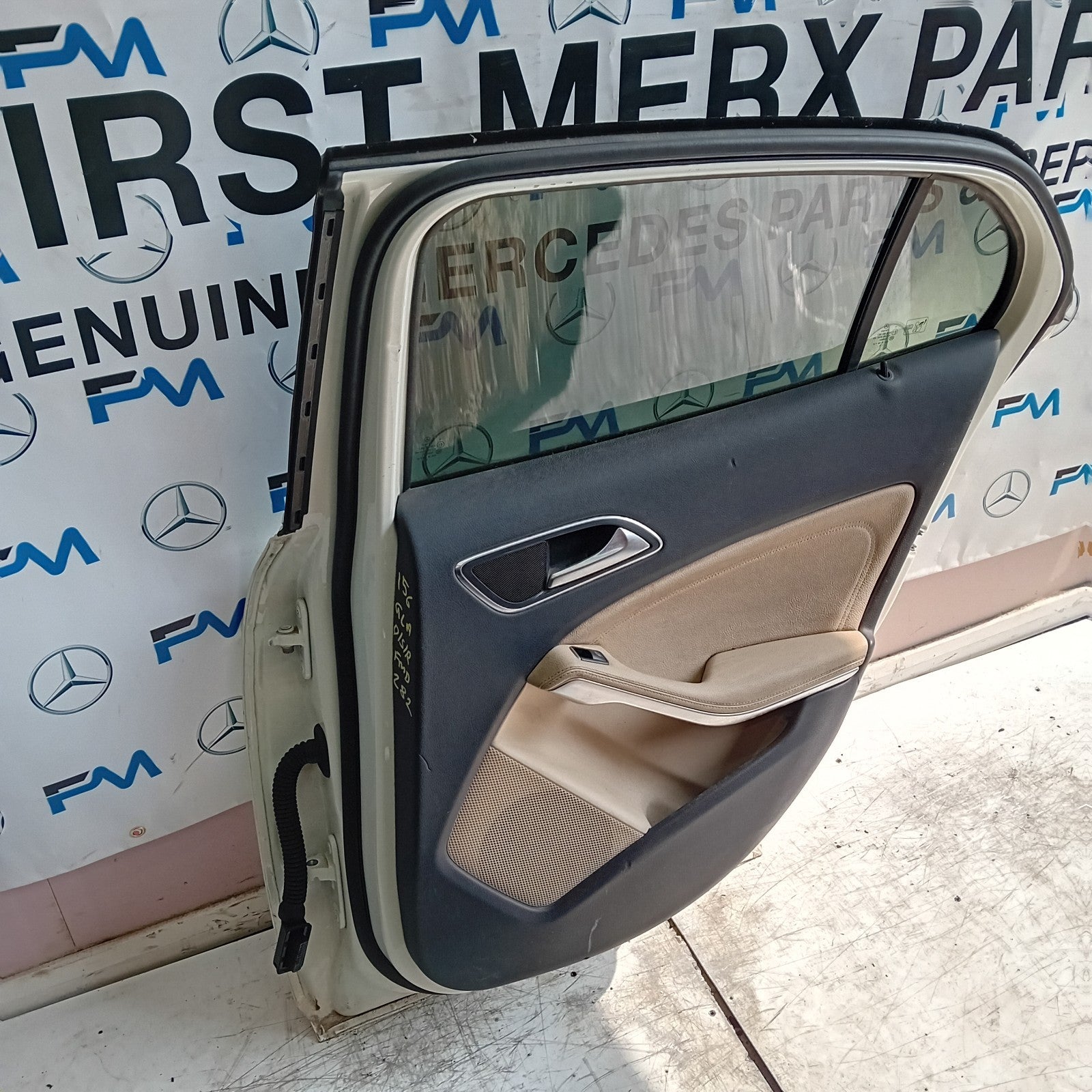 MEECEDES GLA X156 DRIVER SIDE REAR DOOR OSR 2014-19 WHITE COMPLETE FMD282
