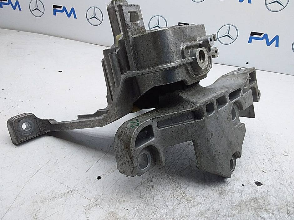 MERCEDES A-CLASS W177 ENGINE MOUNT BRACKET SUPPORT RIGHT A2472401800 FMR260
