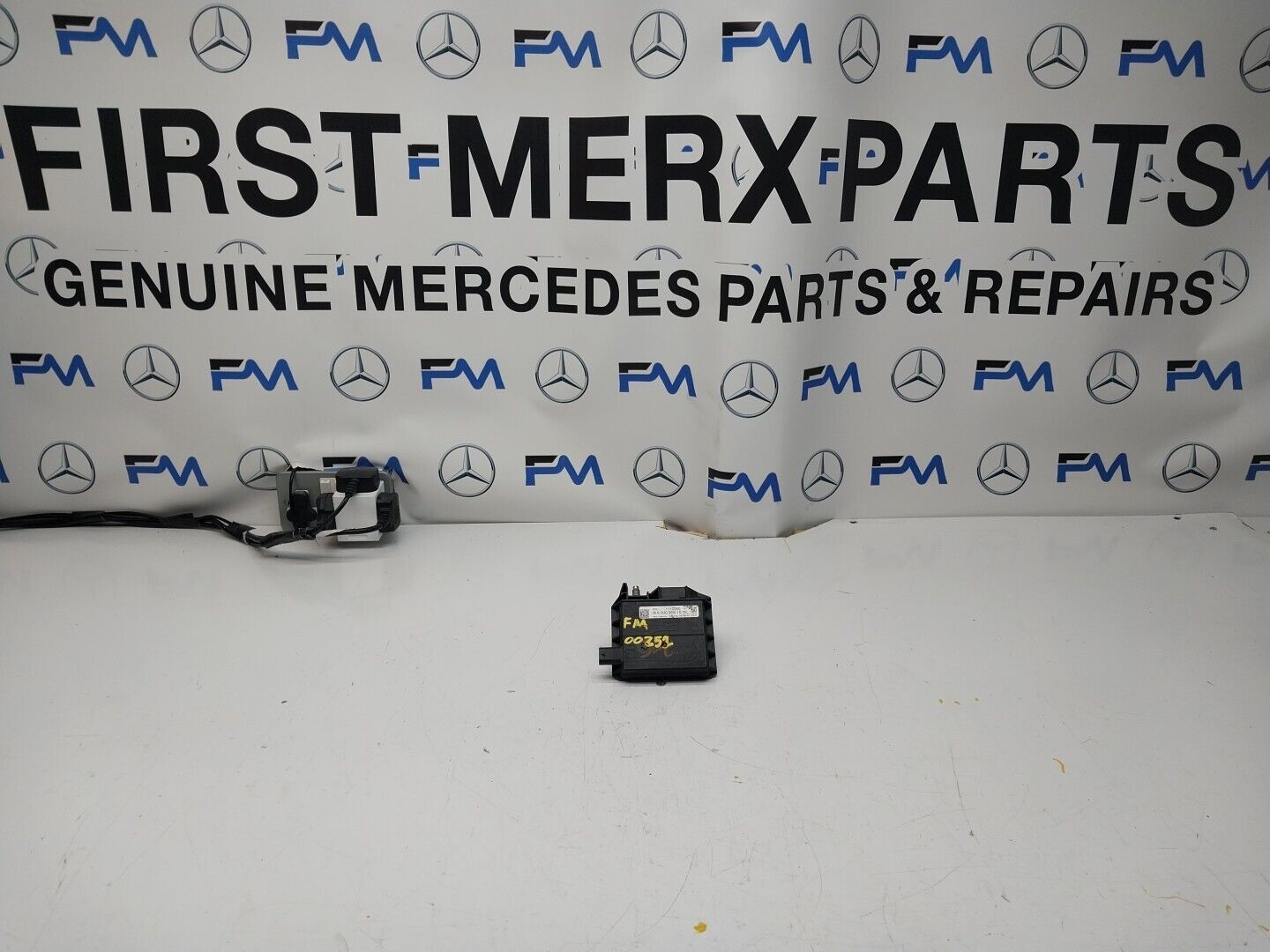 Mercedes W213 W205 W218 W238 W253 Negative Battery Tray Clamp A0009061505FM00251
