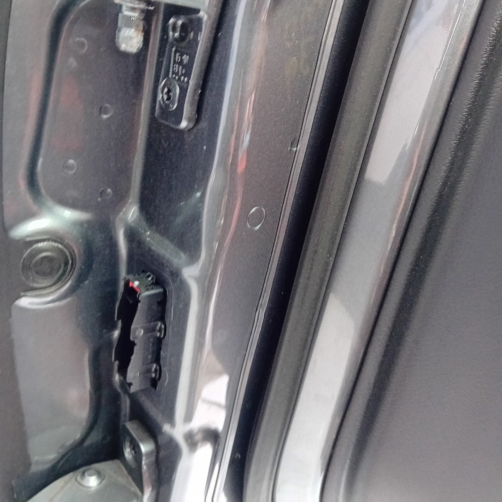 MERCEDES E-CLASS W213 DRIVER SIDE FRONT DOOR O/S/F COMPLETE GREY FMD39