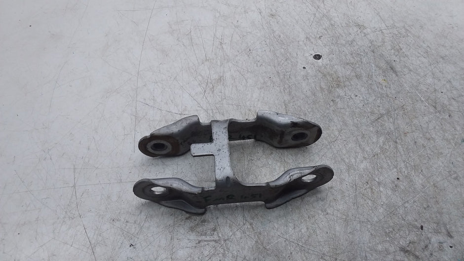 MERCEDES BENZ B-CLASS W246 ENGINE MOUNT BRACKET A2462400809 FMR451