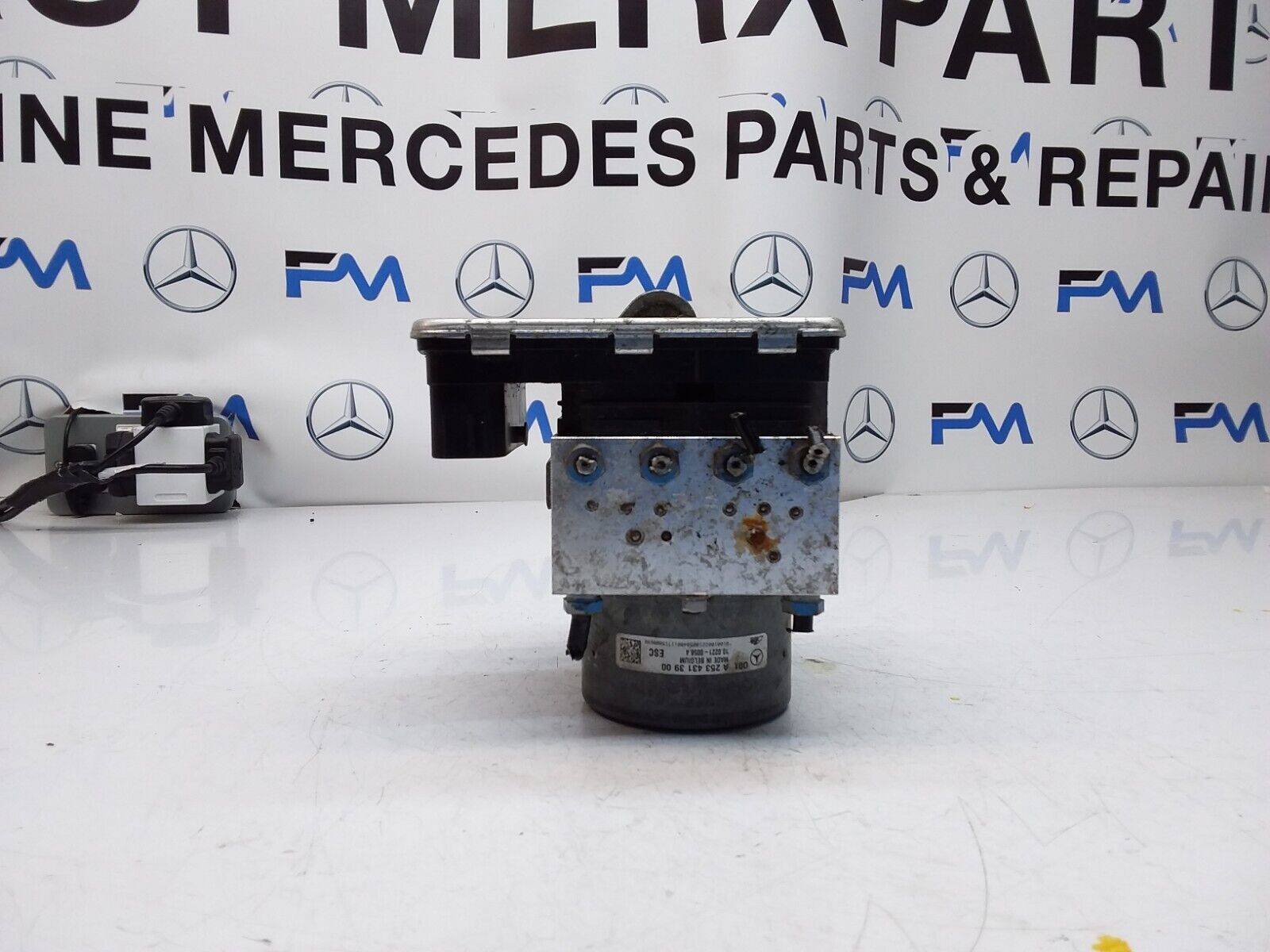 MERCEDES C-CLASS W205 ABS PUMP MODULE CONTROL UNIT A2539011600 FM00430