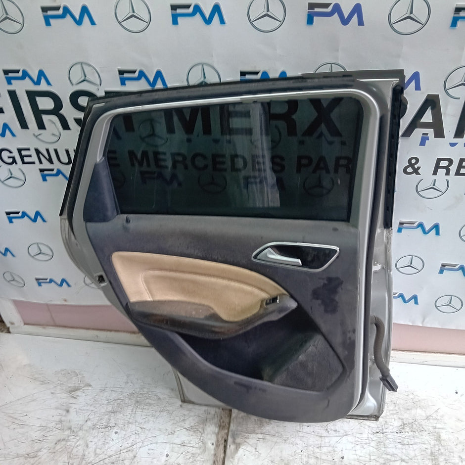 MERCEDES BENZ B-CLASS W246 PASSENGER SIDE REAR DOOR N/S/R SILVER COMPLETE FMD139