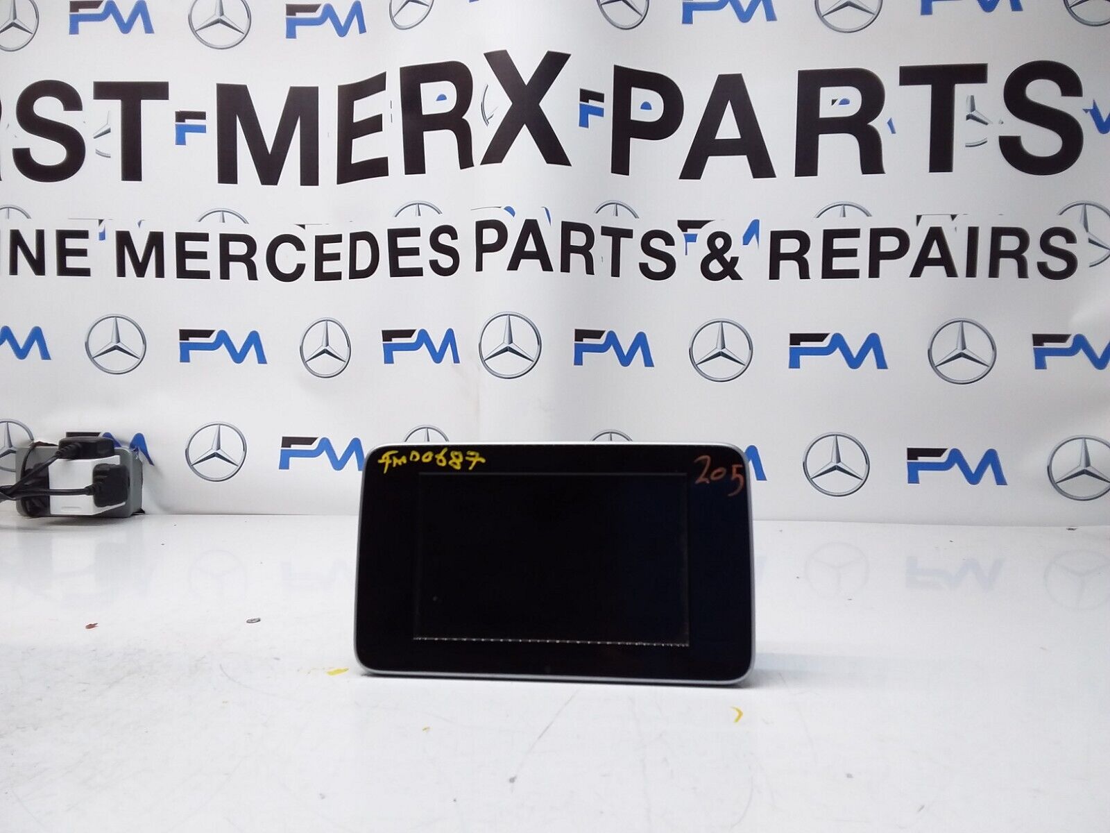 MERCEDES C-CLASS W205 2014 SAT NAV MULTIMEDIA SCREEN A2059004113 FM00687