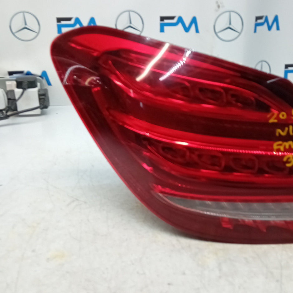 MERCEDES BENZ C-CLASS W205 PASSENGER REAR TAIL LIGHT NS  2015 A2059061357 FMT320