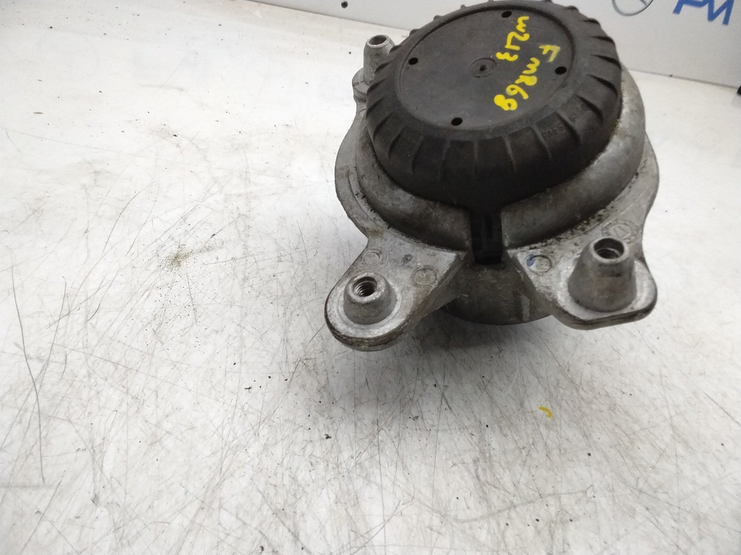 MERCEDES BENZ  E-CLASS W213 ENGINE SUPPORT BRACKET LEFT A2132400500 FMR68