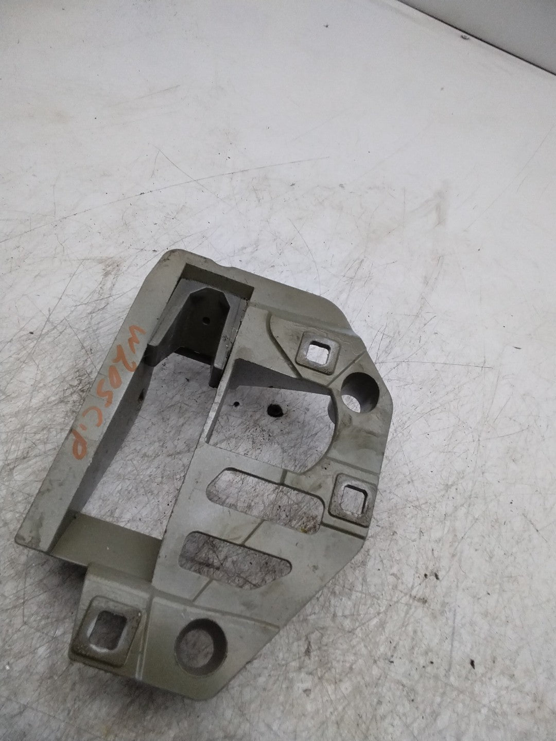 MERCEDES BENZ  C-CLASS W205 TAILGATE TRUNK BOOT LEFT HINGE A2057501528 FMR164
