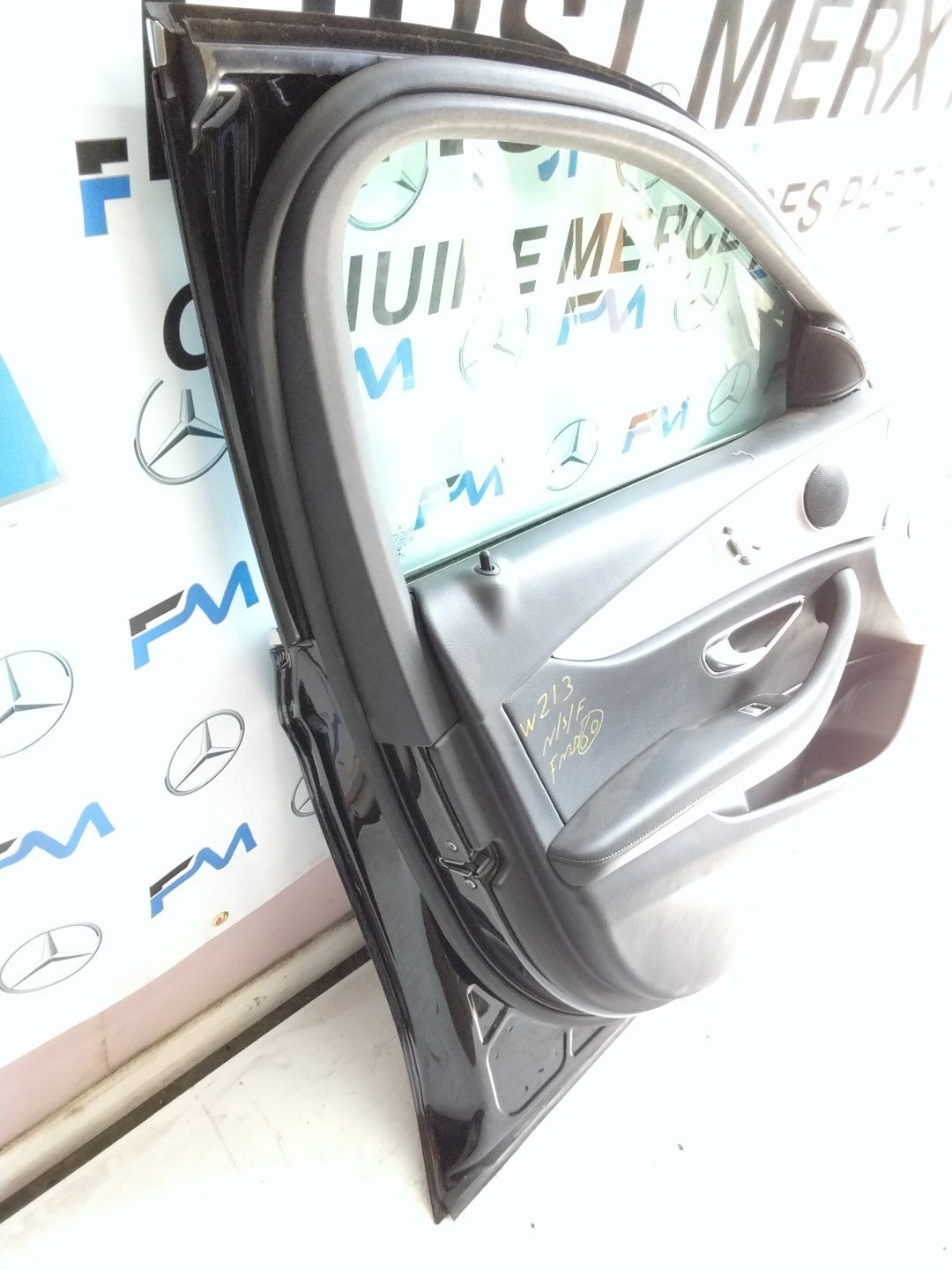 MERCEDES BENZ  E-CLASS W213 PASSENGER SIDE FRONT DOOR N/S/F COMPLETE BLACK FMD60