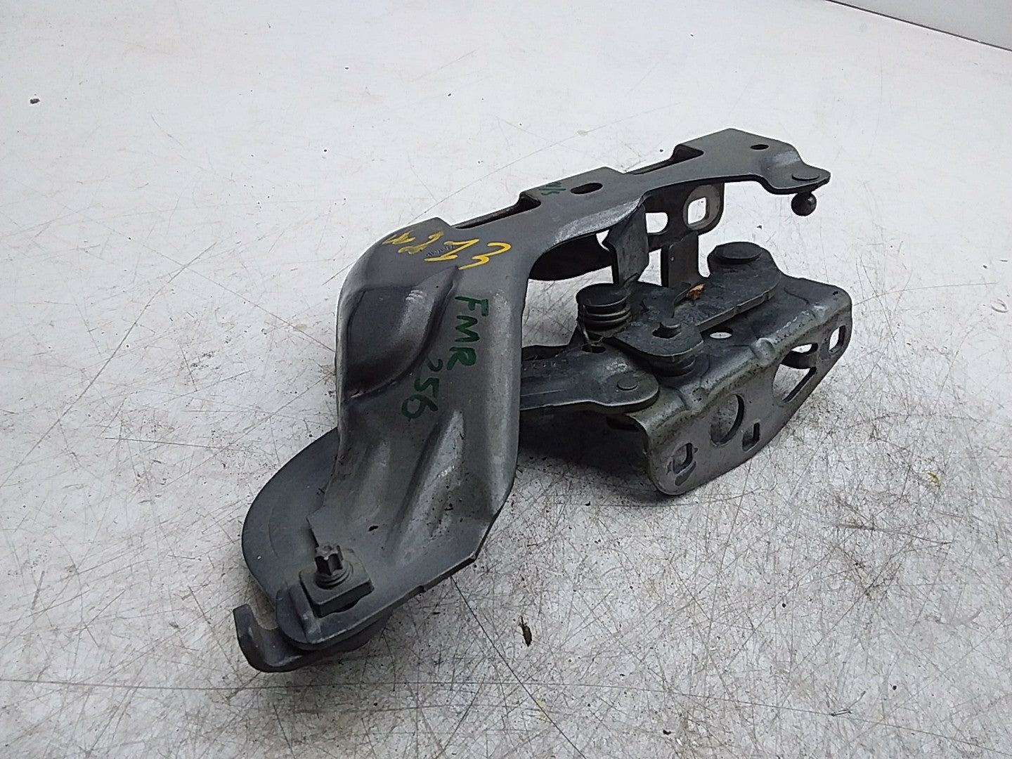 MERCEDES E-CLS W213 FRONT LEFT PASSENGER SIDE NS BONNET HINGE A2138800128 FMR256