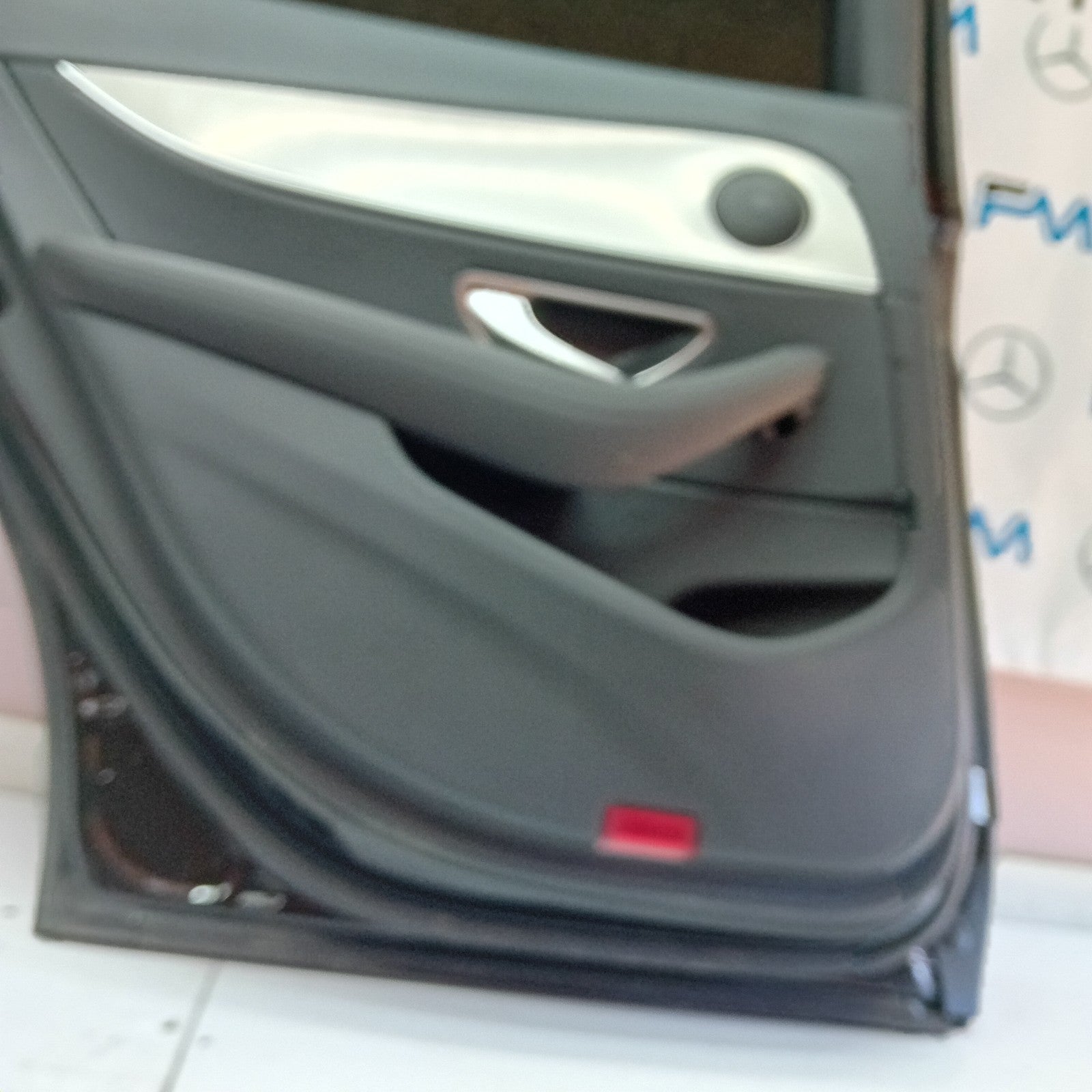 MERCEDES BENZ E-CLASS  W213 PASSENGER SIDE REAR DOOR ( NEAR SIDE REAR ) FM05