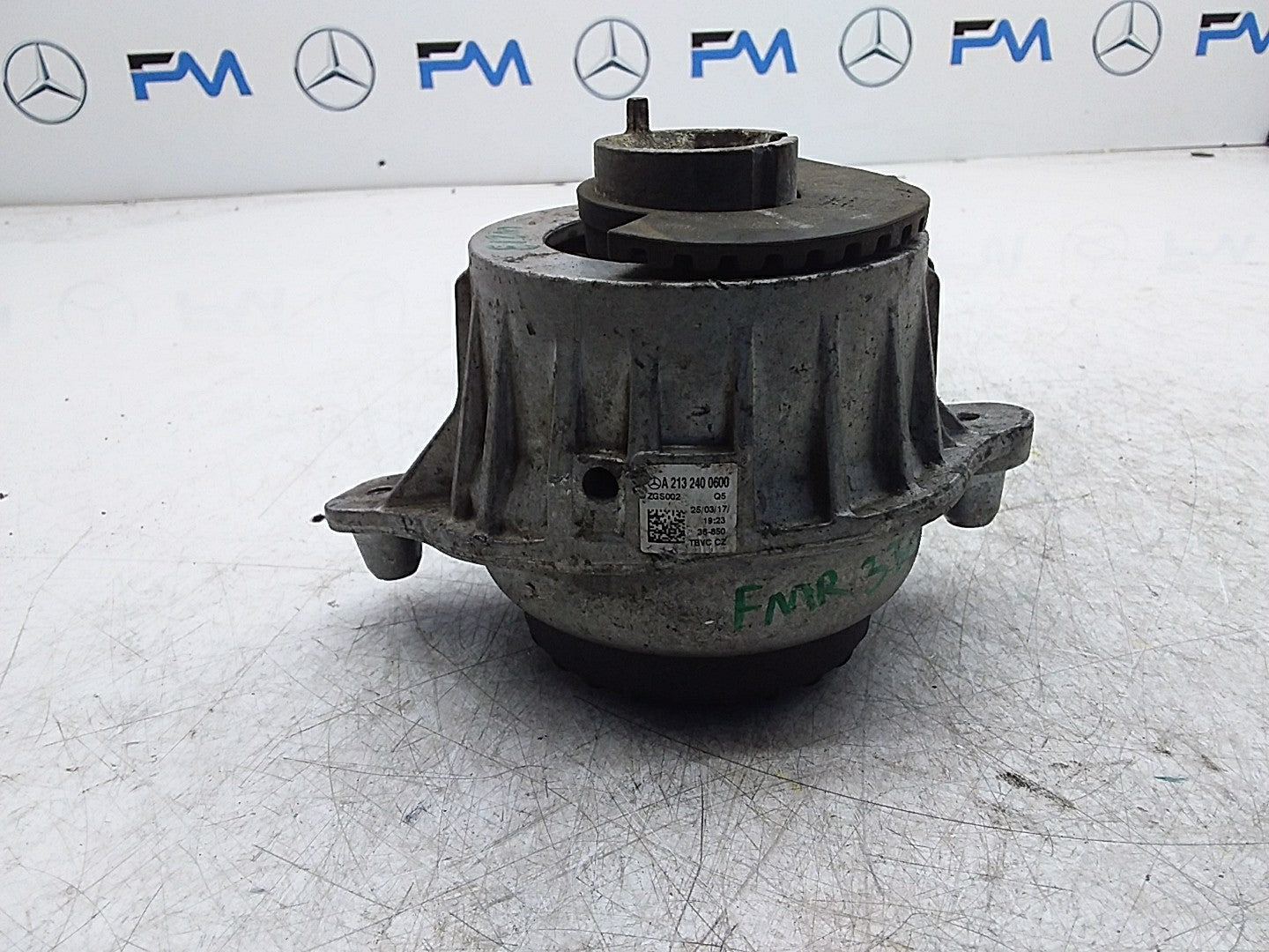 MERCEDES BENZ  E-CLASS W213  ENGINE MOUNT RIGHT OS A2132400600 FMR332