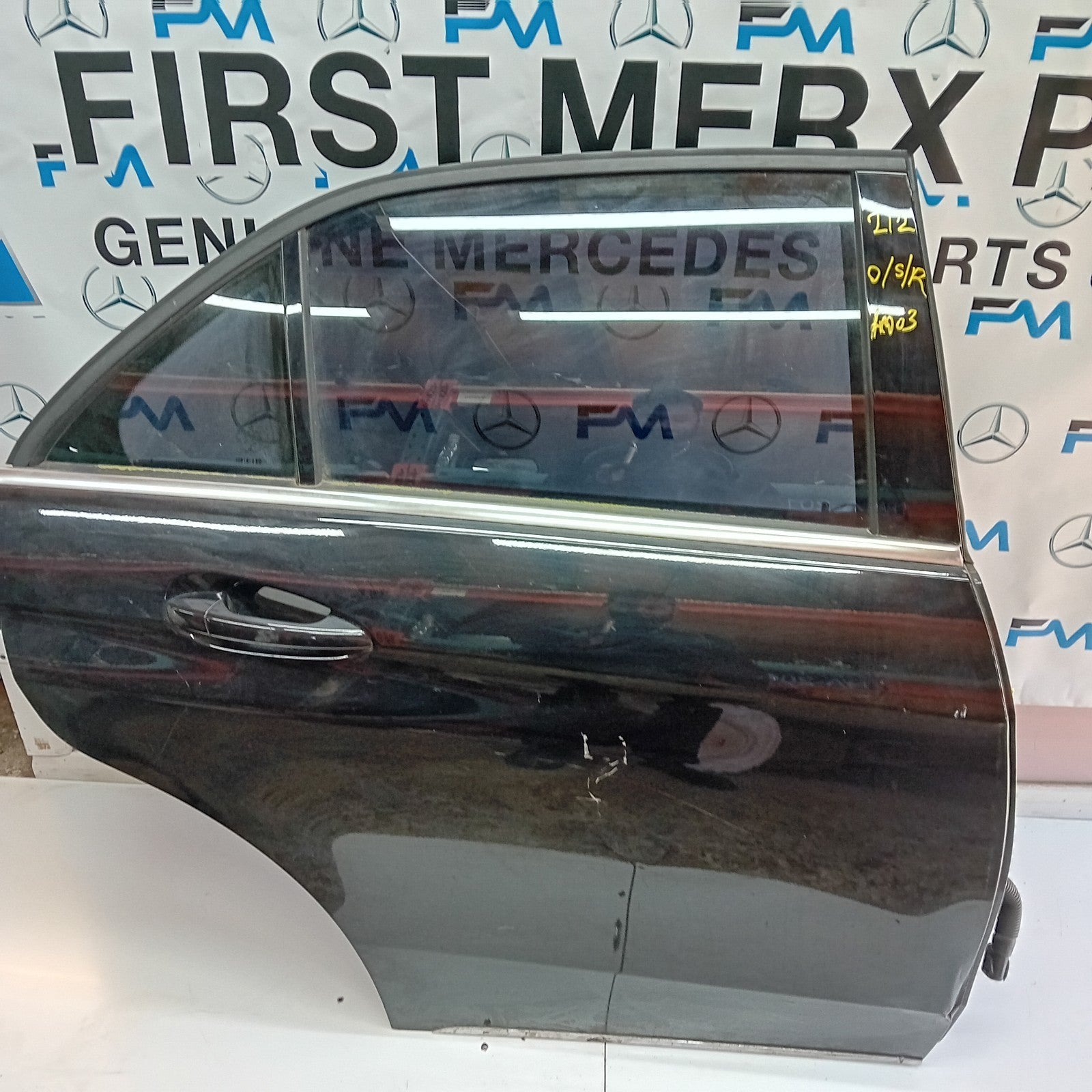 MERCEDES BENZ E-CLASS  W212 DRIVER SIDE REAR DOOR ( OFF SIDE REAR ) FM03