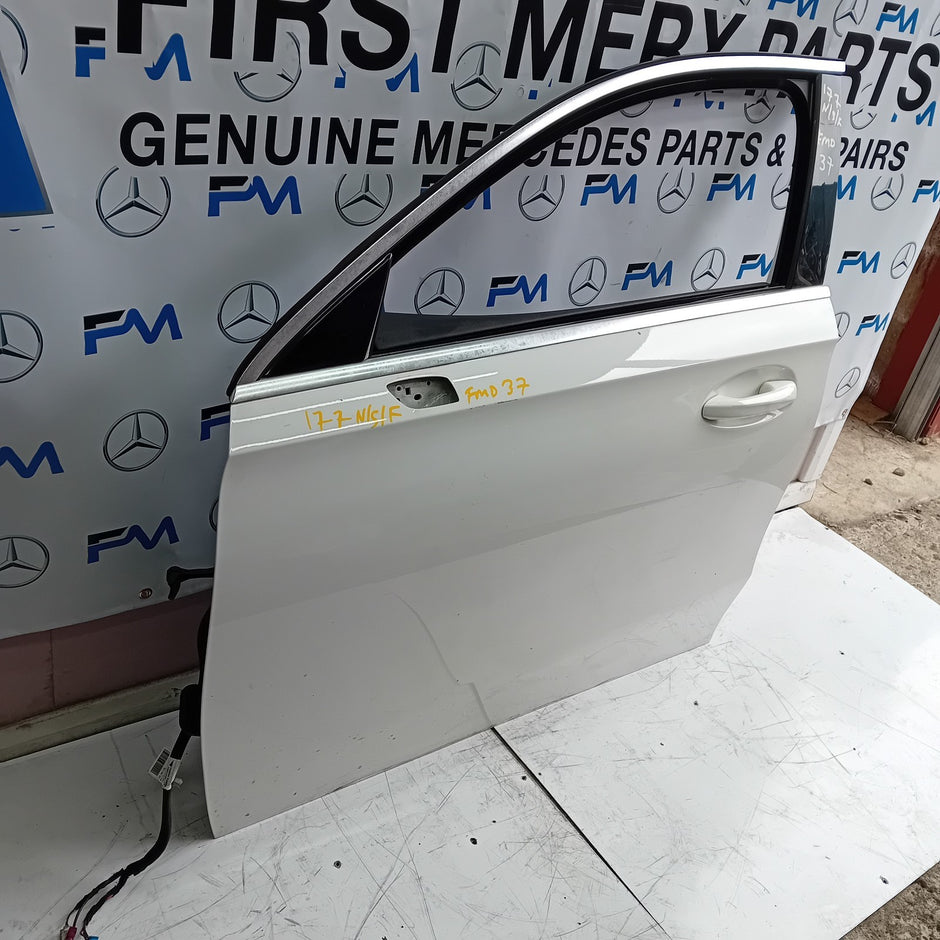 MERCEDES C-CLASS W177 PASSENGER SIDE FRONT DOOR N/S/F COMPLETE WHITE FMD37