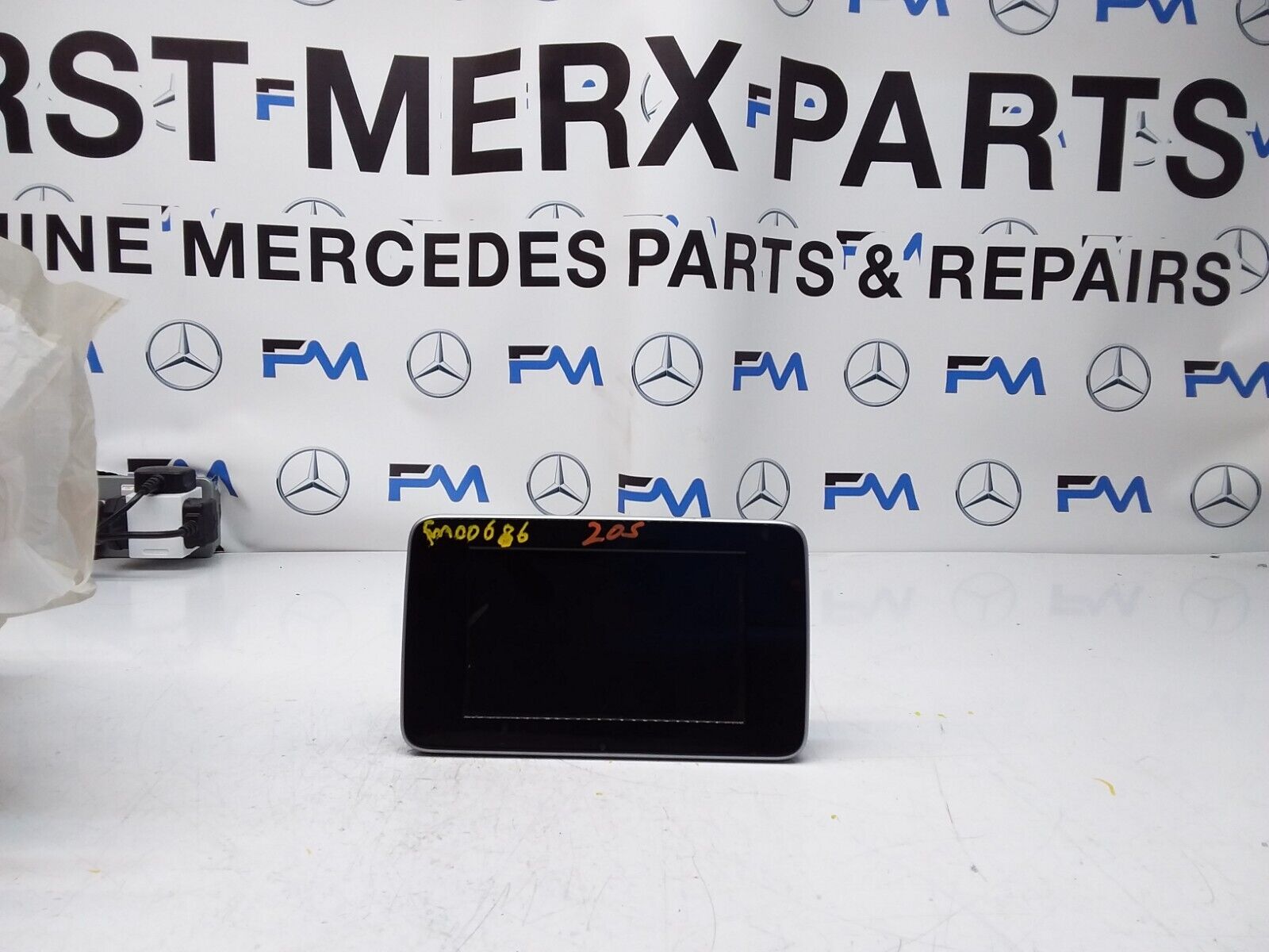 MERCEDES C-CLASS W205 2016 SAT NAV MULTIMEDIA SCREEN A2059004113 FM00686