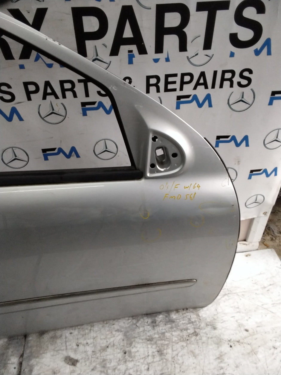 MERCEDES M-CLASS W164  DRIVER FRONT DOOR OSF SILVER 2005-11 FMD561