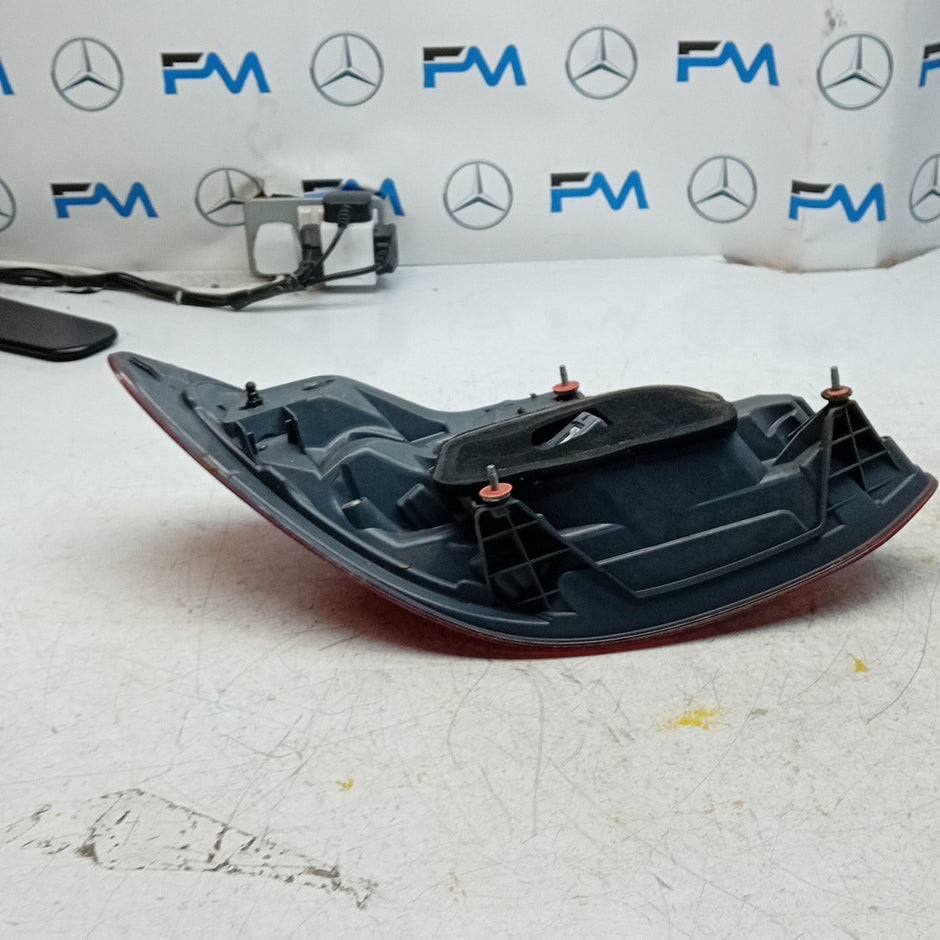 MERCEDES E-CLASS W213 DRIVER RIGHT OS REAR TAIL LIGHT A2139068000 FMT251